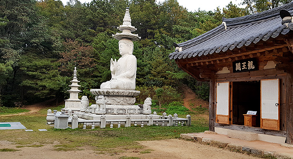 화강암 나무아미타불상