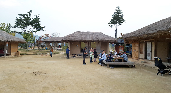 보부상과 사공 숙소